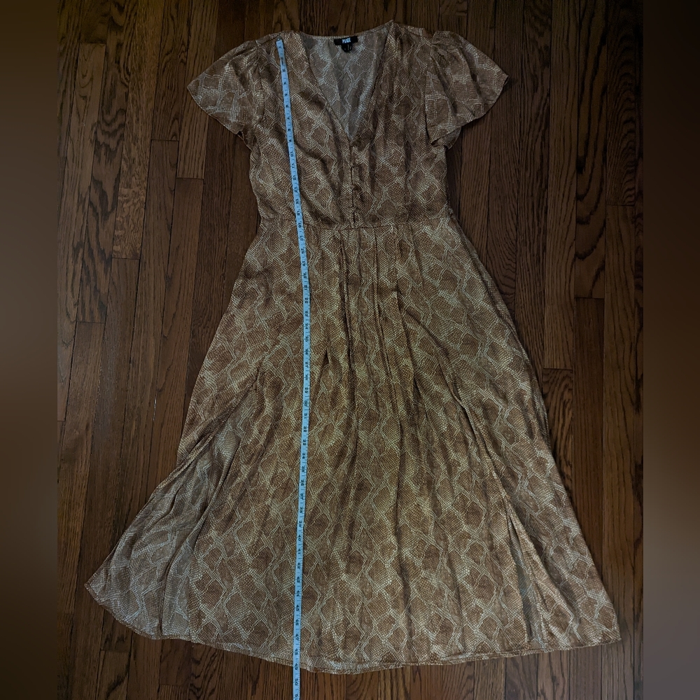 🆕 NWOT Paige flowy Alayna bronze snake print dress w/2 front slits (no belt) - Picture 4 of 16